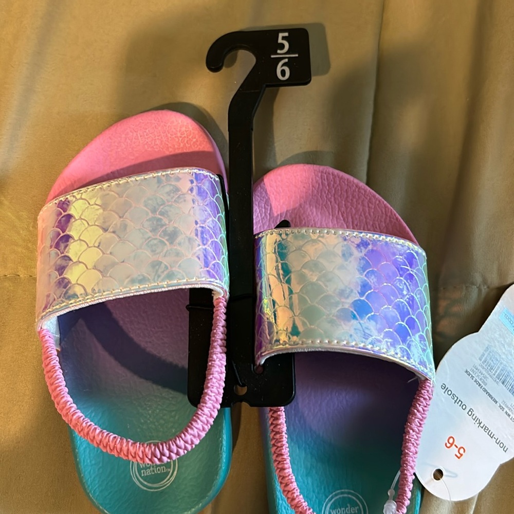 Kids sandals